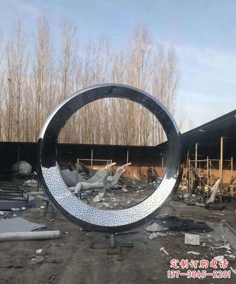 山西不锈钢圆环雕塑抽象美的体现