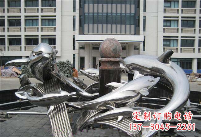 山西海豚雕塑融合浪漫和优雅