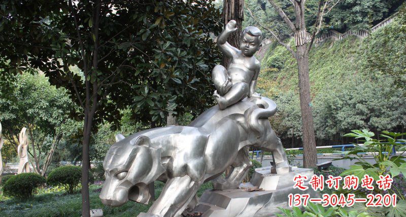 山西不锈钢老虎雕塑美丽而又可爱