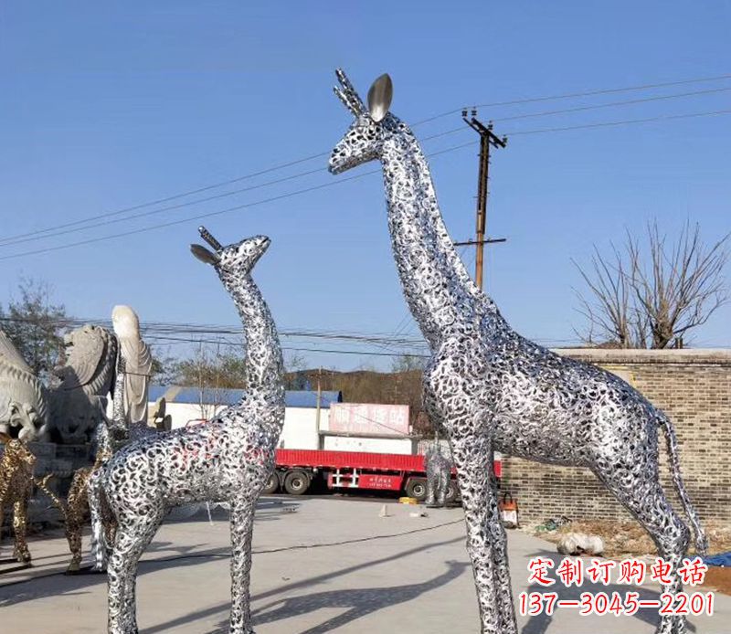 山西不锈钢镂空长颈鹿雕塑