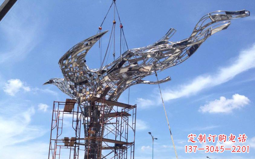 山西不锈钢镂空鸽子雕塑美丽的象征