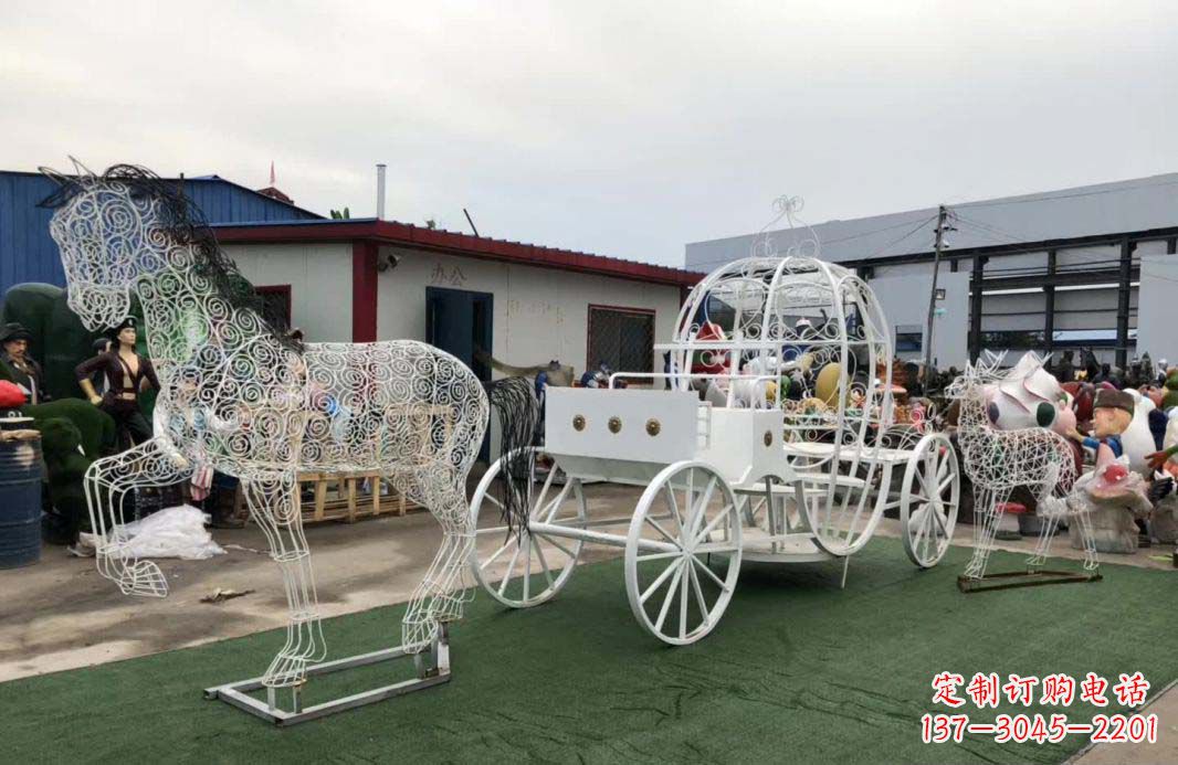 山西不锈钢镂空欧式马车雕塑精美造型点缀空间