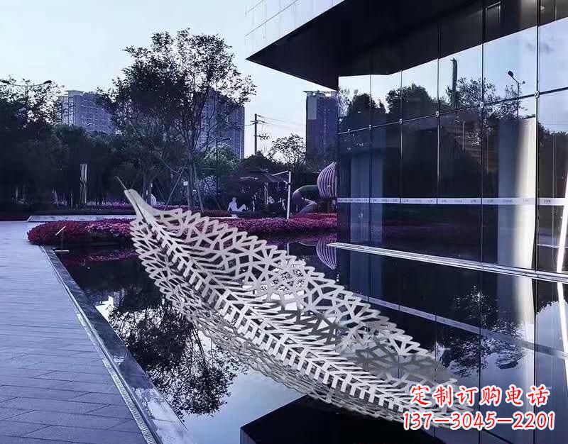 山西不锈钢镂空树叶雕塑——精致美观的艺术精品