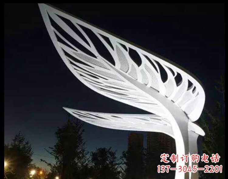 山西不锈钢镂空树叶雕塑点缀景观