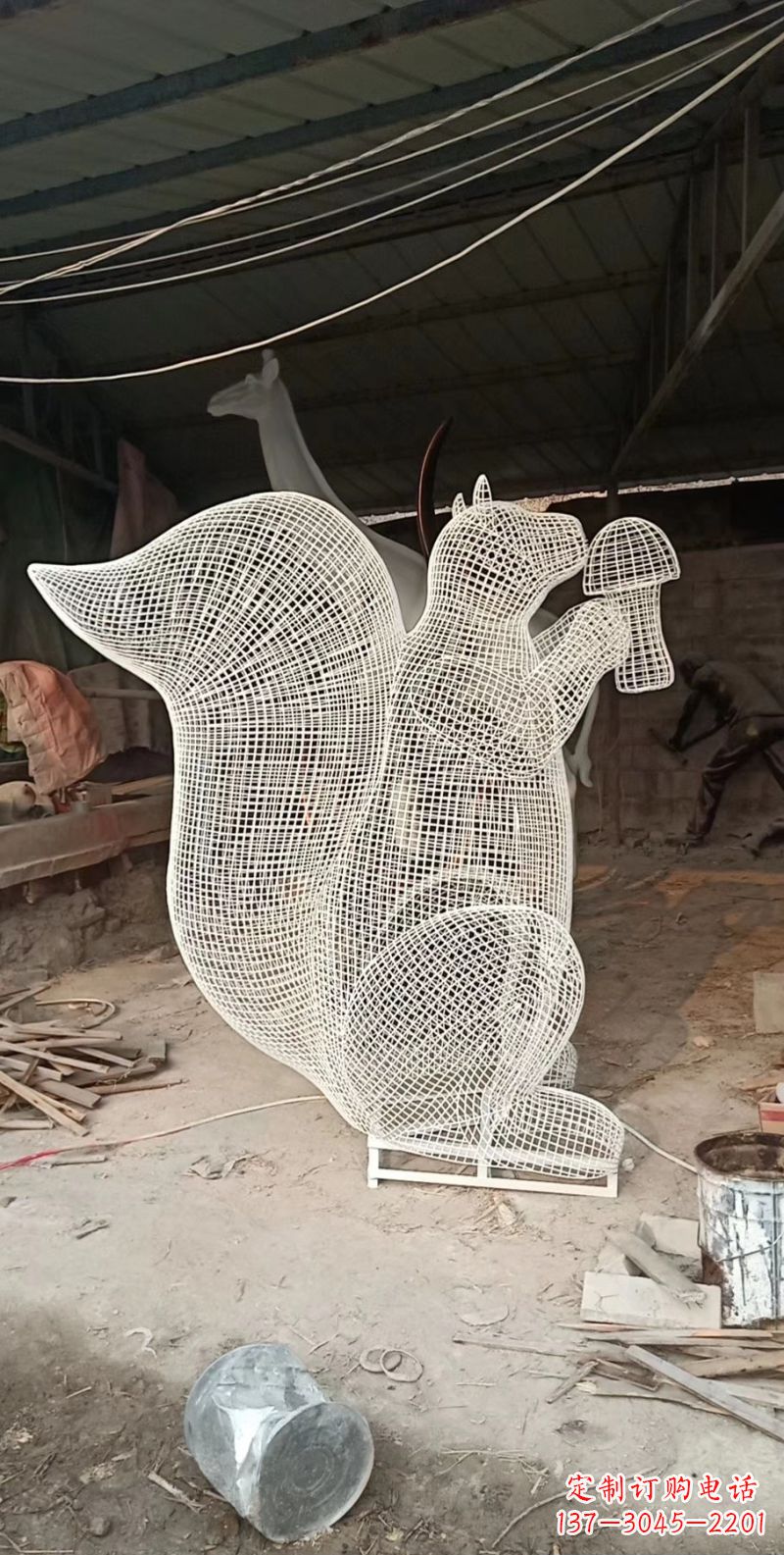 山西不锈钢松鼠雕塑精美的艺术作品