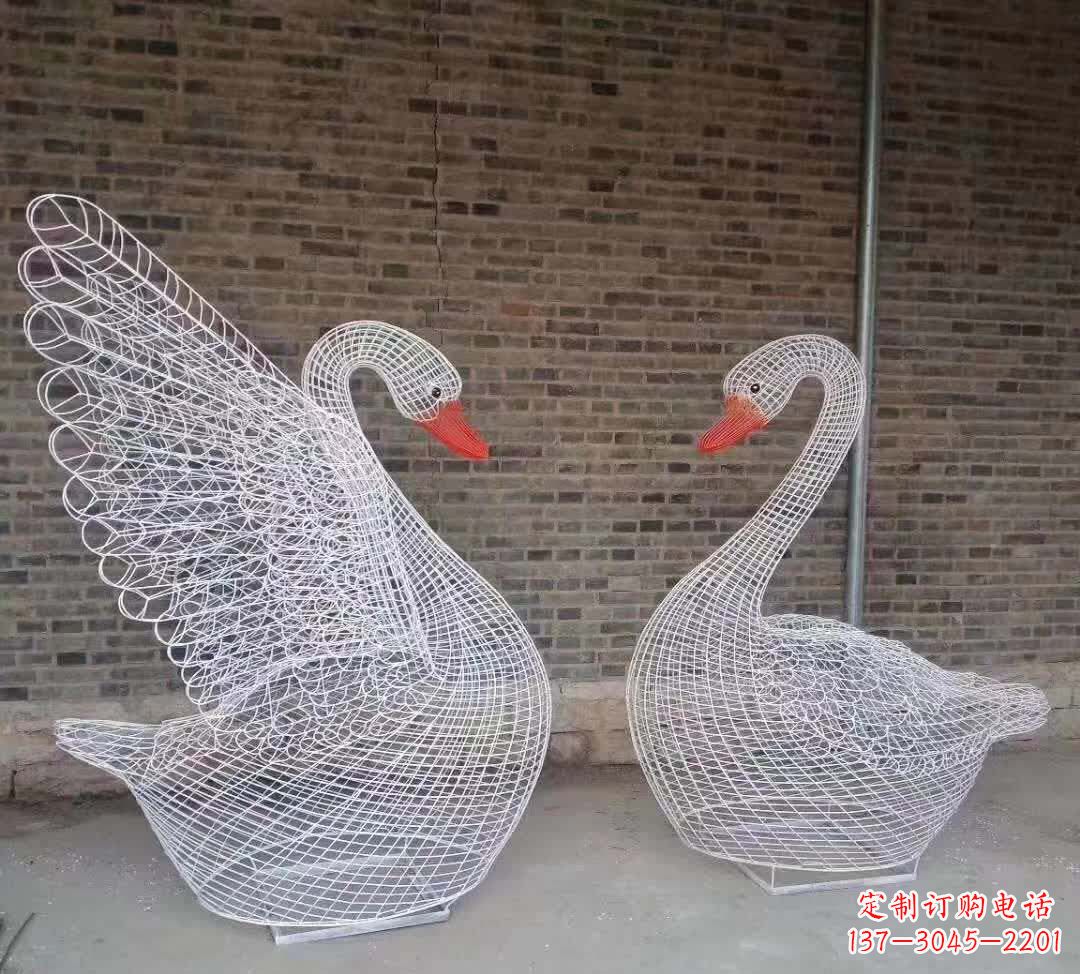 山西不锈钢镂空天鹅雕塑——美丽动人