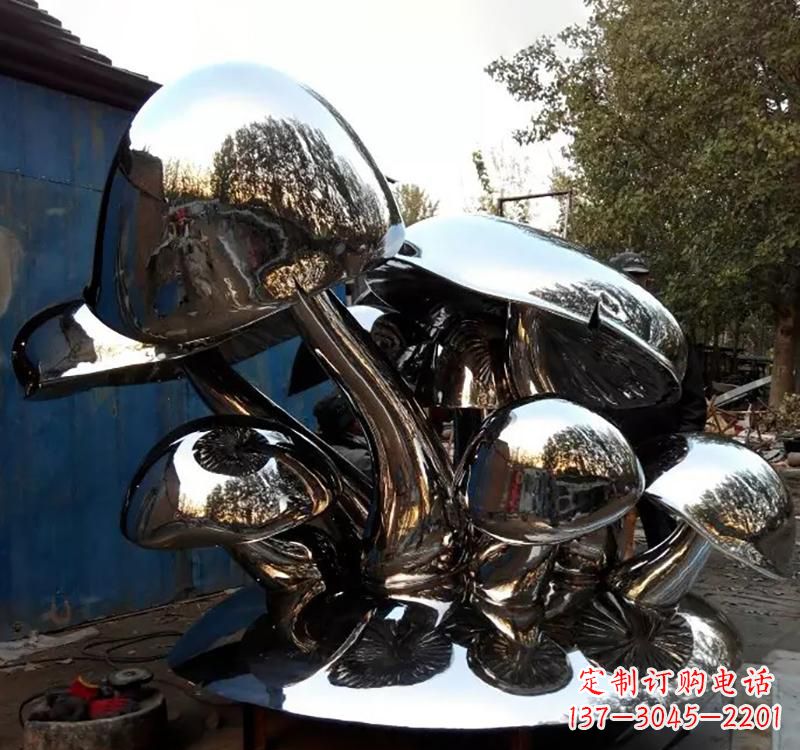 山西不锈钢蘑菇雕塑给空间增添活力