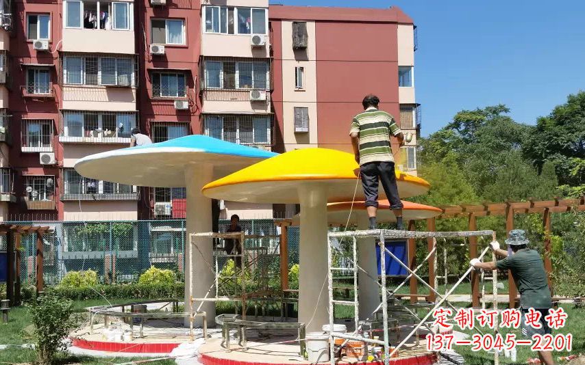 山西不锈钢蘑菇凉亭——精美雕塑点缀绿意