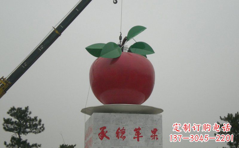 山西精致不锈钢苹果雕塑