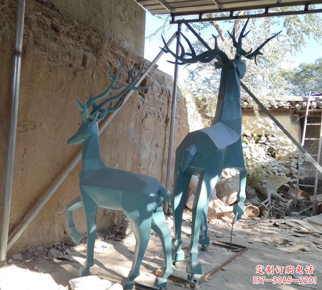 山西不锈钢切面景观鹿雕塑——给景观增添优雅