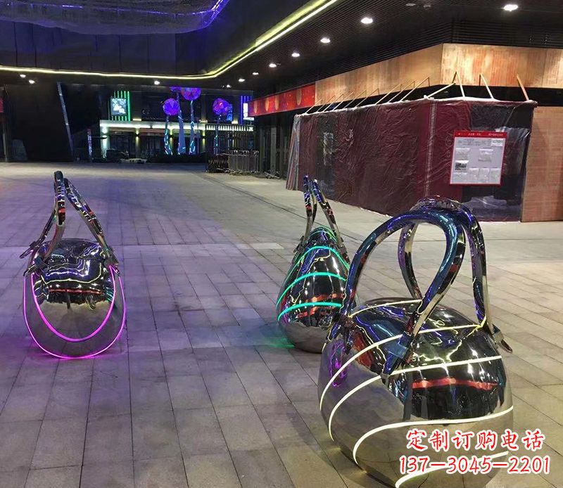 山西不锈钢手提包雕塑