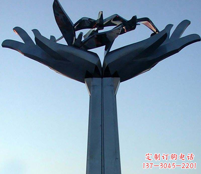 山西不锈钢手托鸽子雕塑