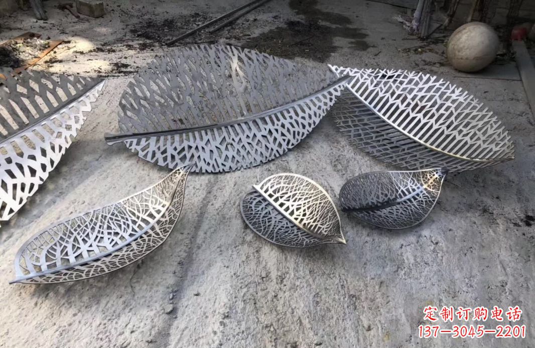 山西优雅的不锈钢树叶雕塑