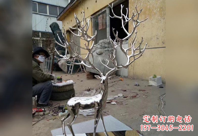 山西不锈钢树枝鹿雕塑艺术精美的自然之美