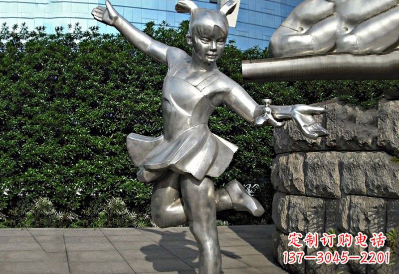 山西不锈钢踢毽子的小女孩雕塑