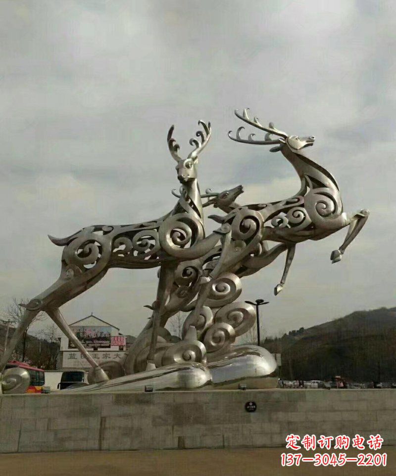 山西梅花鹿雕塑——祥云梅花鹿广场的标志