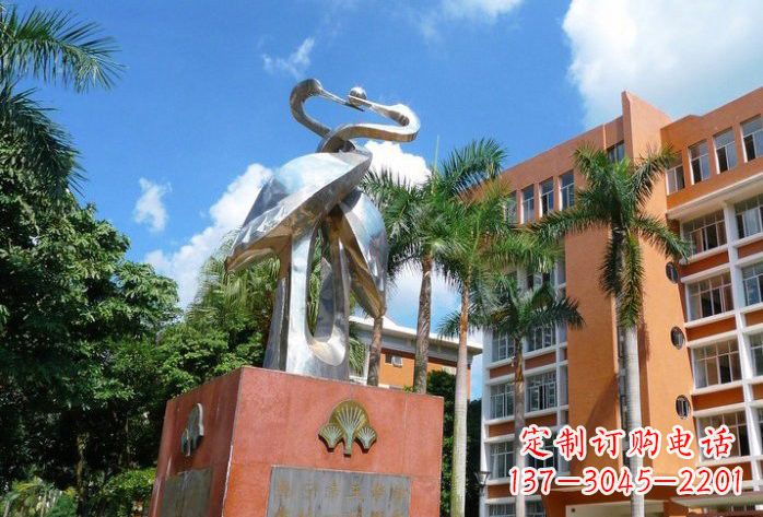 山西不锈钢仙鹤雕塑美丽而神秘