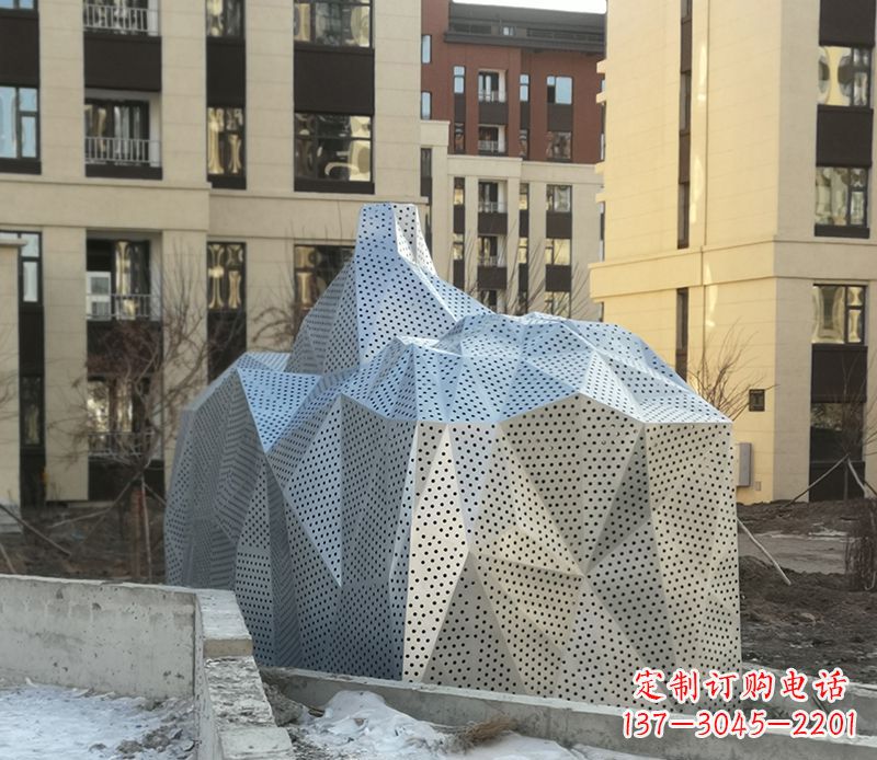 山西不锈钢小区假山雕塑雕塑点缀小区美景