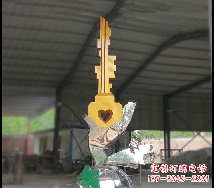山西不锈钢校园手提钥匙雕塑
