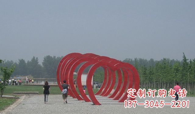 山西不锈钢心形拱门雕塑美丽而神圣