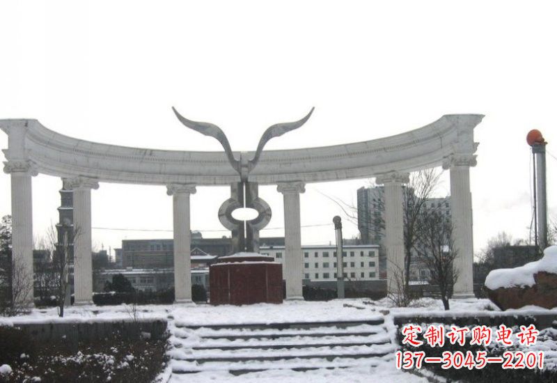山西雄鹰展翅——一件精美的不锈钢雕塑