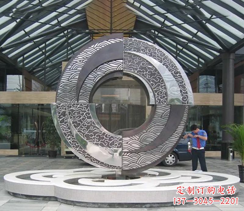 山西不锈钢异形圆环酒店雕塑