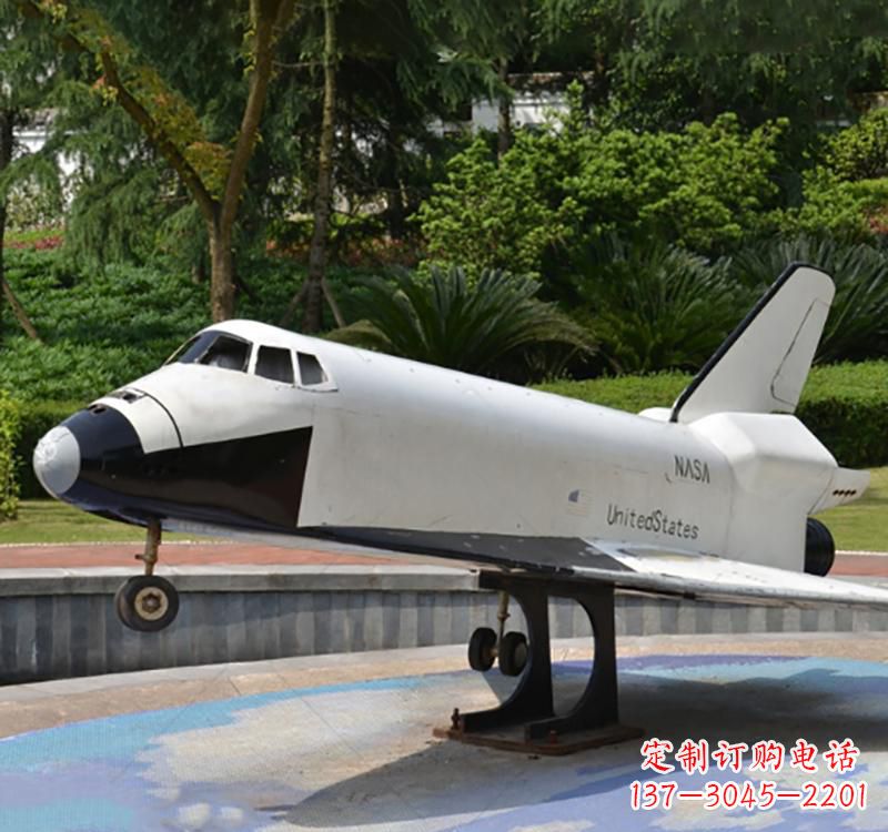 山西不锈钢飞机雕塑给空中增添梦幻氛围