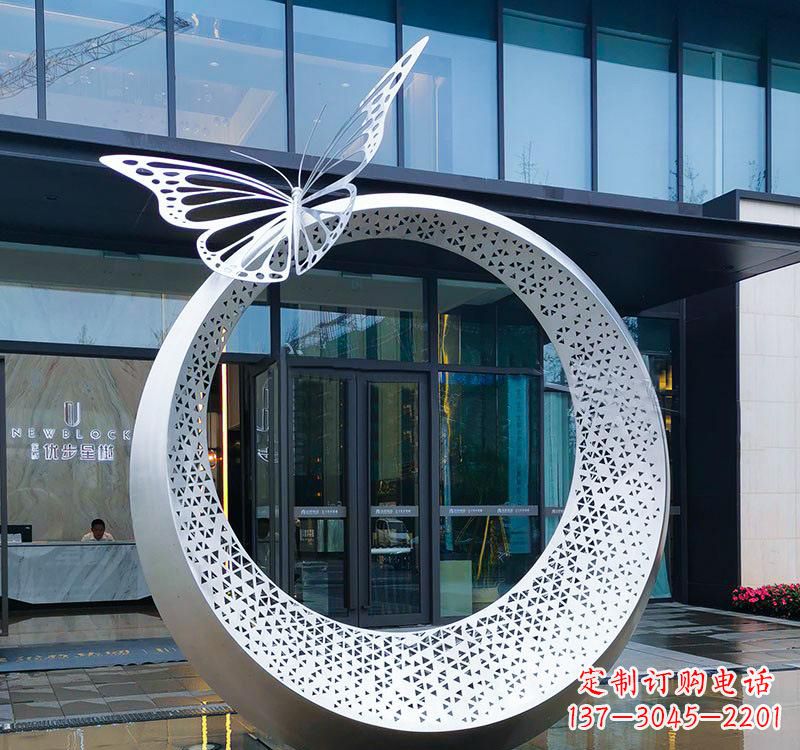 山西不锈钢园林戒指雕塑