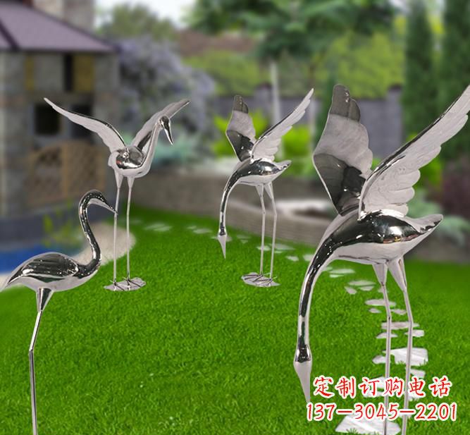 山西不锈钢园林展翅仙鹤雕塑给人们带来神秘的艺术之美