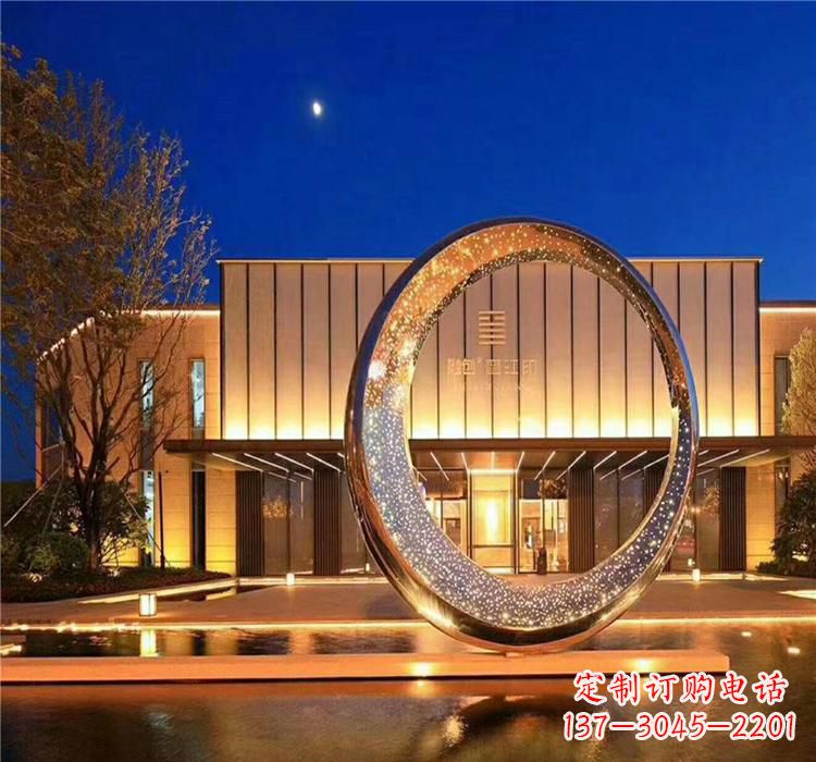 山西不锈钢圆环雕塑给空间增添无限美感