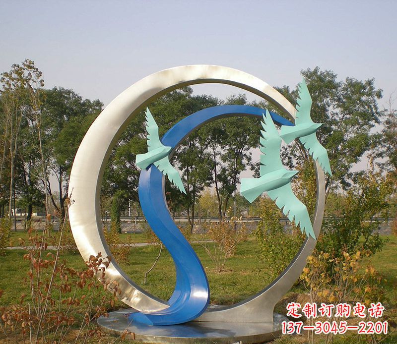 山西不锈钢圆环雕塑精致而优雅