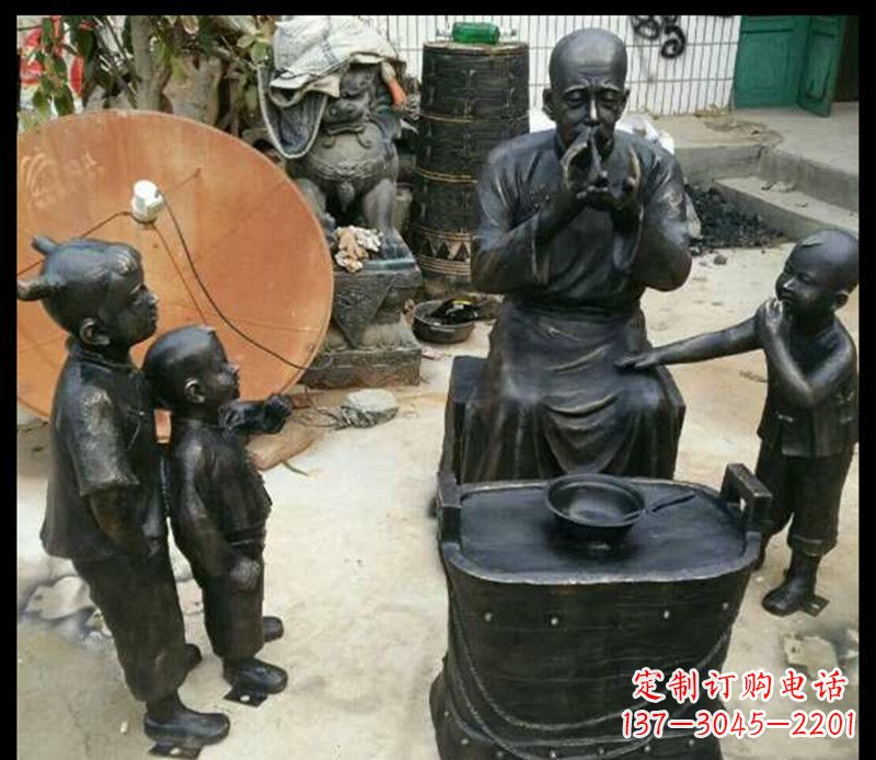 山西糖果街上的铜雕精灵