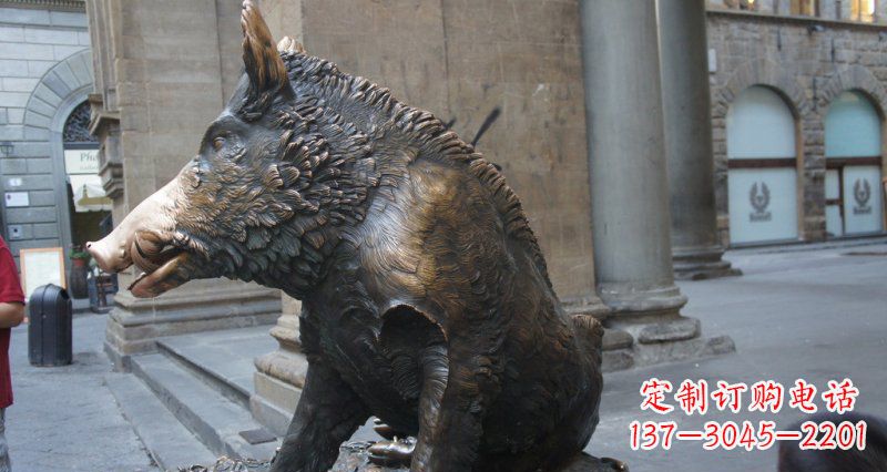 山西步行街野猪景观铜雕