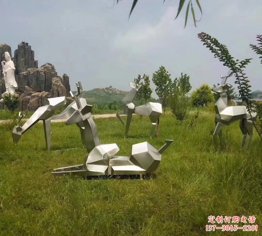 山西不锈钢锻造的小鹿雕塑