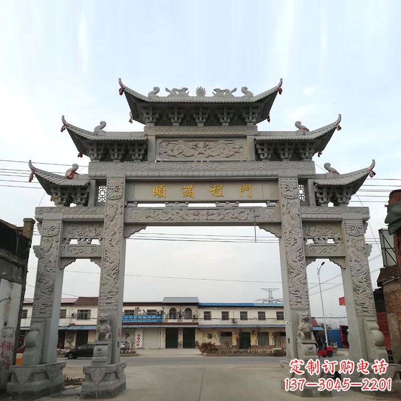 山西城市街道仿古石雕牌楼
