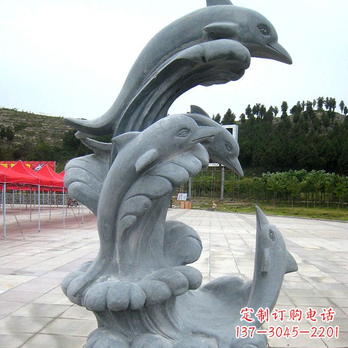 山西海豚雕塑凝聚着美丽与动感