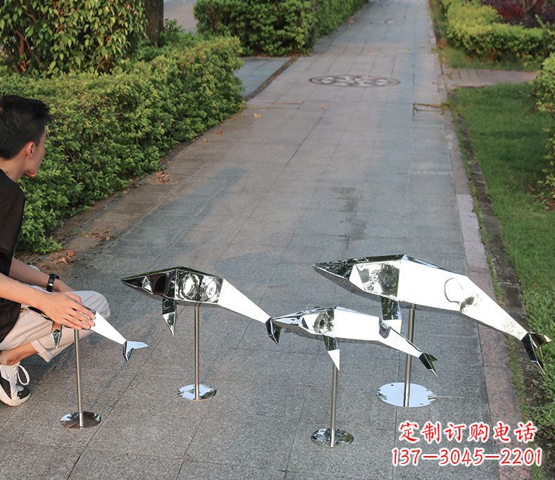 山西抽象不锈钢几何海豚雕塑
