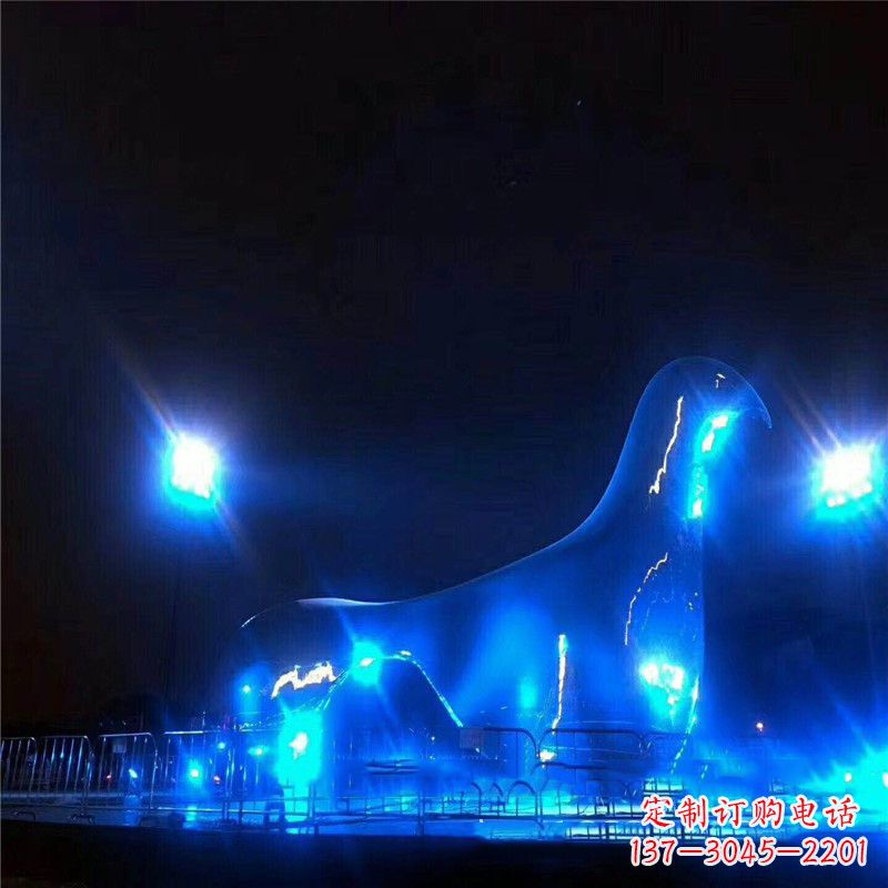 山西鸽子雕塑彰显夜景灯光之美