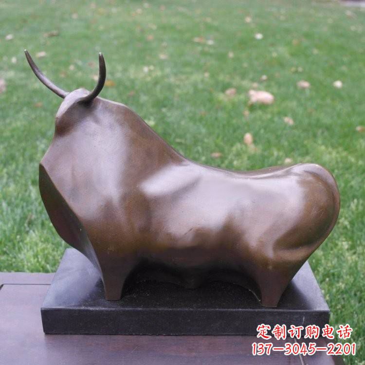 山西抽象十二生肖铜牛动物雕塑摆件
