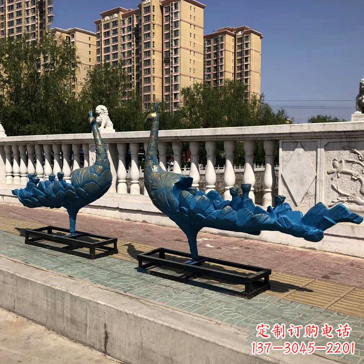 山西创意孔雀玻璃钢动物雕塑摆件