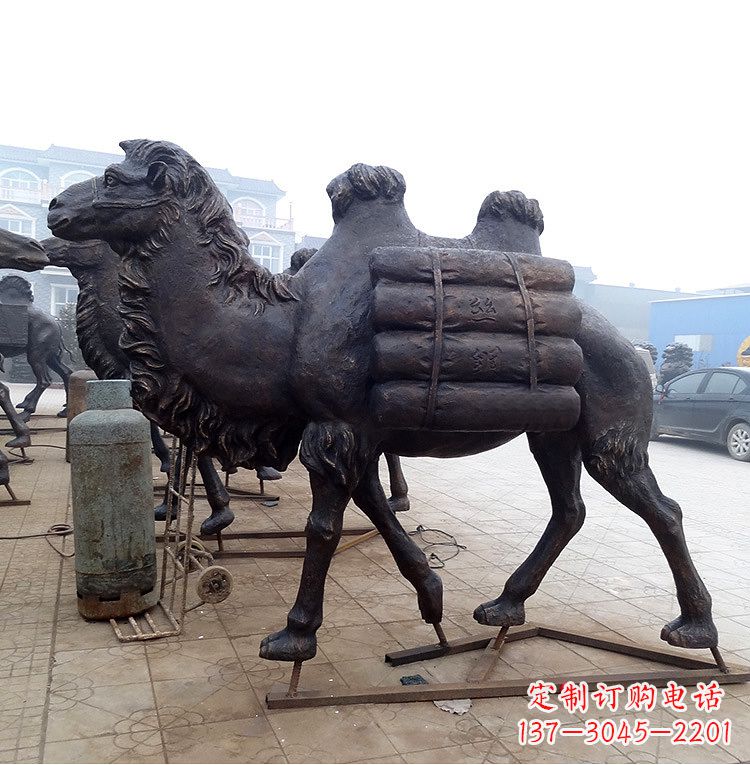 山西骆驼雕塑丝绸之路的象征
