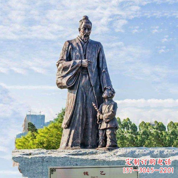 山西纯铜钱乙雕像传承历史的象征