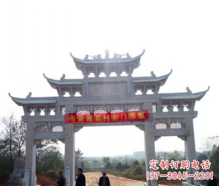 山西三门石雕牌楼古老而精美的雕塑