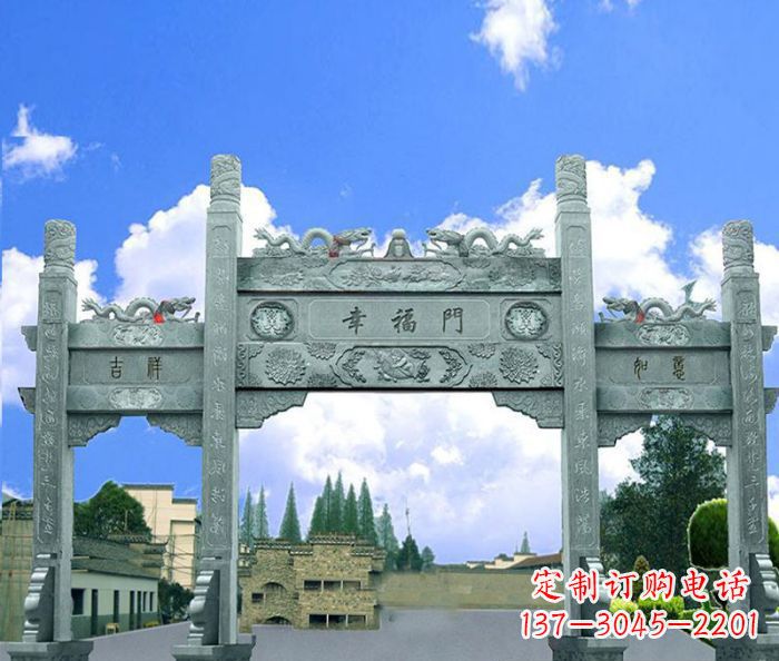 山西村庄三门牌坊的雕塑之美