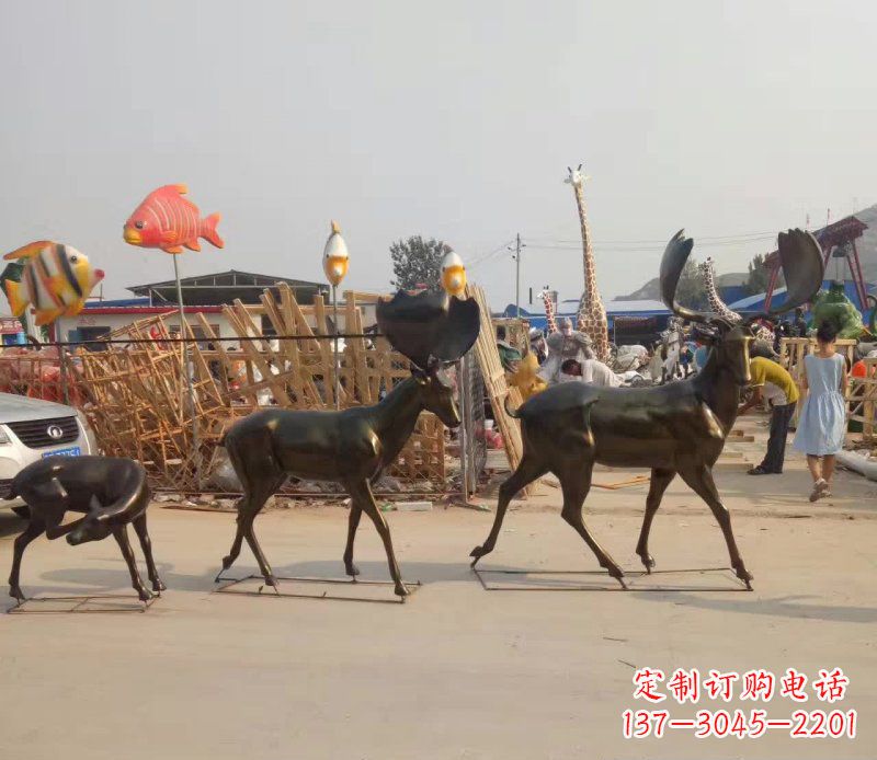 山西大角鹿群的铜雕美丽的艺术精品