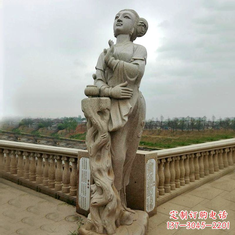 山西公园广场的貂蝉雕塑古代四大美女之一