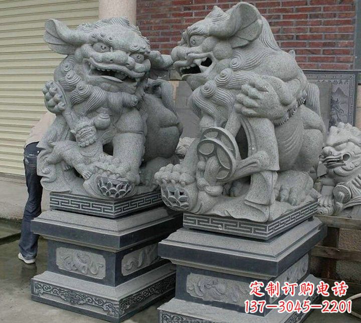 山西大理石南方狮子献钱狮雕塑