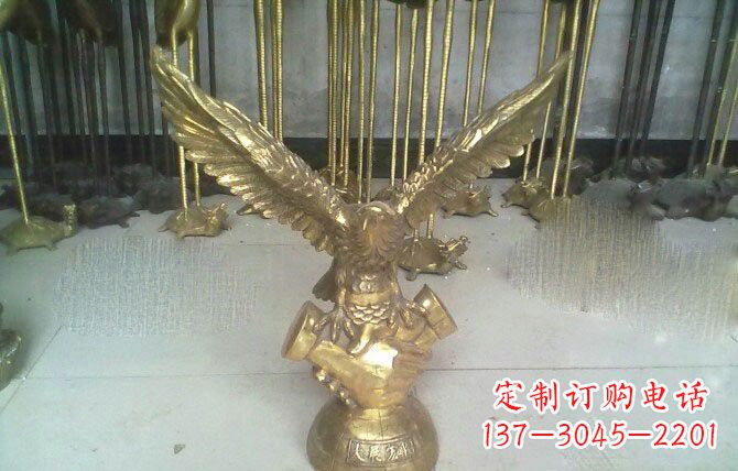 山西大展宏图老鹰铜雕展现雄鹰的威严和气势