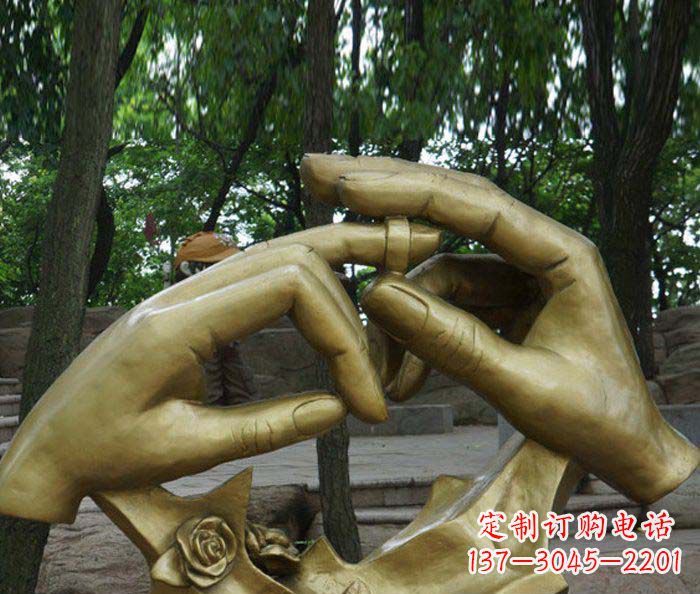 山西精美戒指铜雕塑
