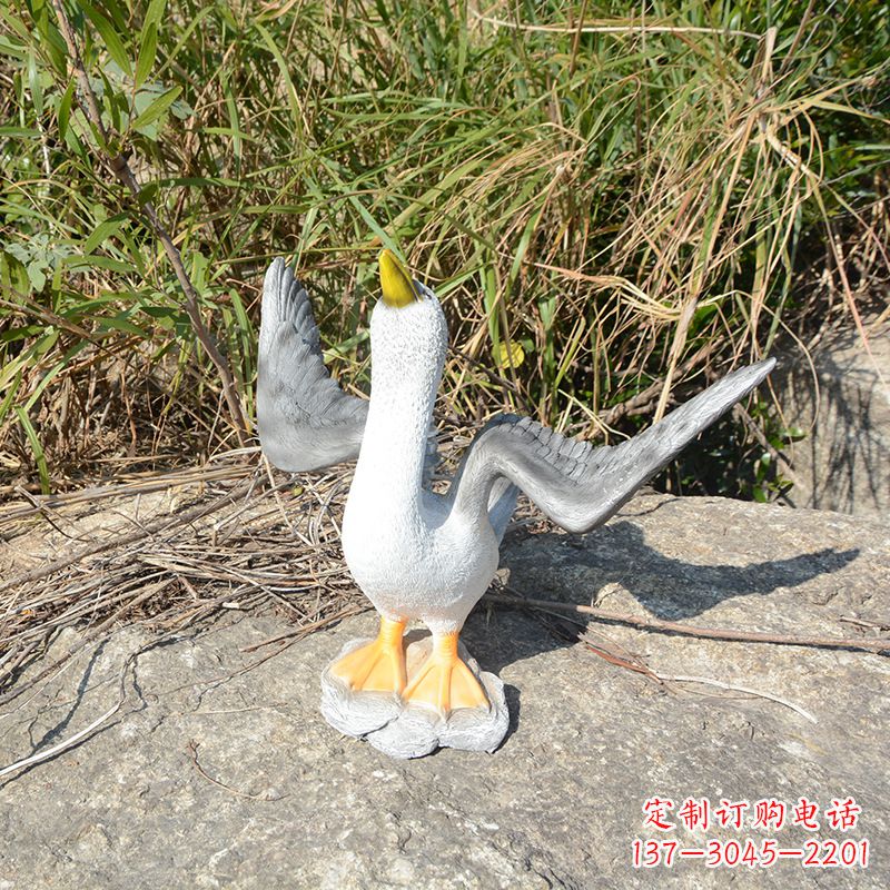 山西雕塑少女与和平鸽